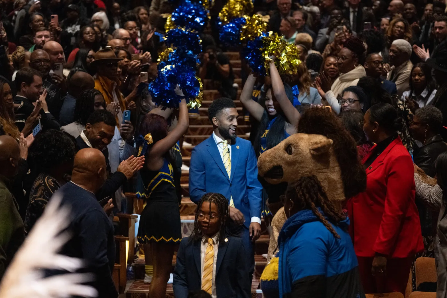 Baltimore Mayor M. Brandon Scott sworn in for a second term